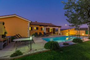 Villa Mirna Vizinada for 8 pax with pool all in green